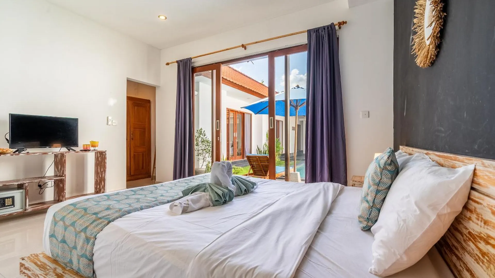 Private Suite In Tropical Pool Villa Seminyak