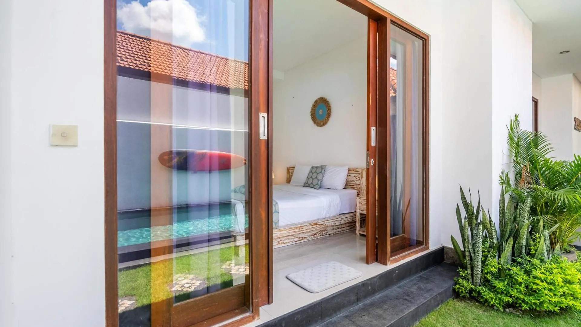 Vendégház Private Suite In Tropical Pool Villa Seminyak Indonézia