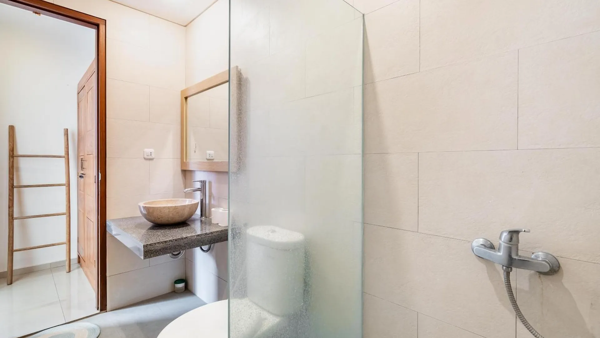 Private Suite In Tropical Pool Villa Seminyak